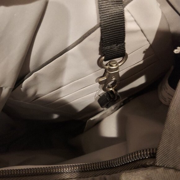 Magellan VaultPro Crossbody Bag - Picture 8 of 9